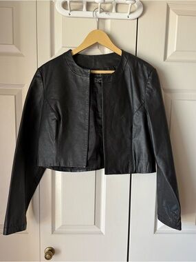 Spenser Jeremy | Lamb leather cropped jacket. Size 12. Biker. Boho. Stylish.